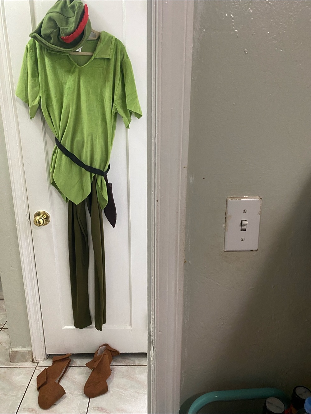 Disney Peter Pan Costume Set Tunic Pants,Belt,Booties,Hat
